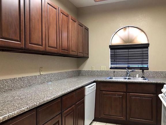 4th image of 1405 Santa Margarita St