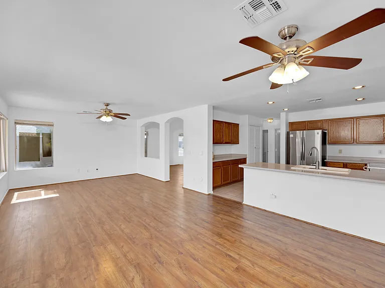3309 E San Remo Ave — Photo 12