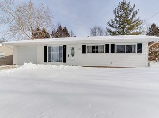 1237 Dogwood Ln, Bloomington, IL 61704