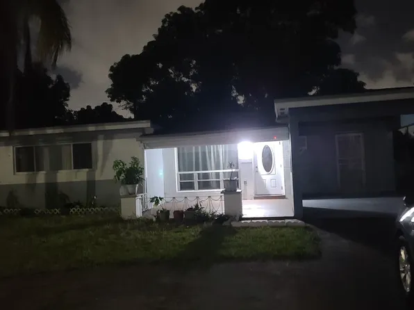 2260 Gulfstream Dr, Hollywood, FL 33023