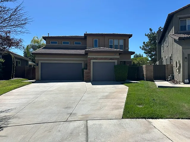 33901 Lake Breeze Dr