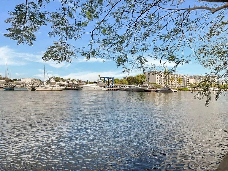 1861 NW South River Dr #1408 — Photo 7