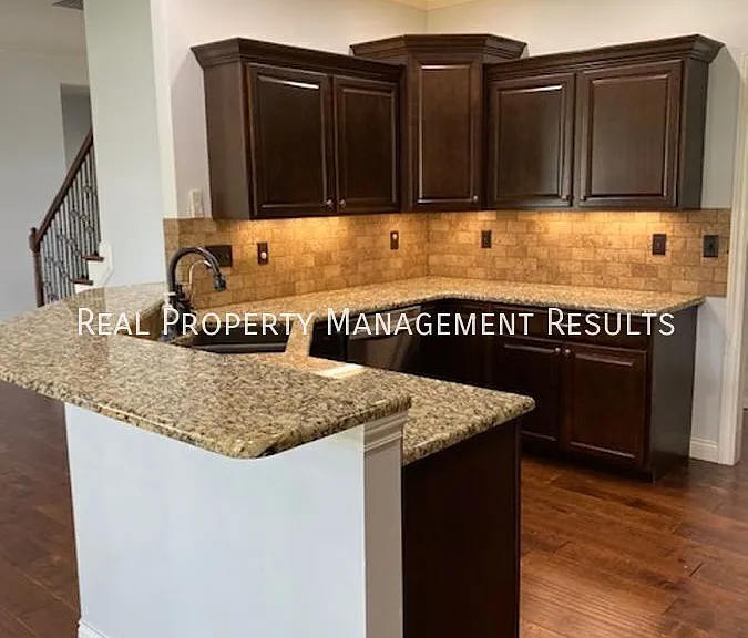 9399 Millicent Ct — Photo 10