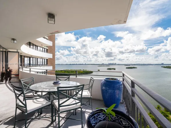 720 NE 69th St APT 17W, Miami, FL 33138