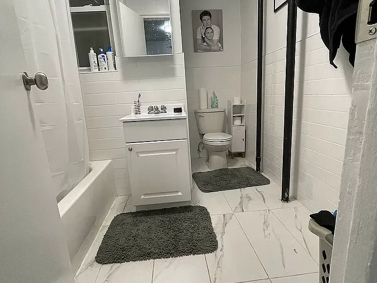 232 E 2nd St #1C — Photo 3