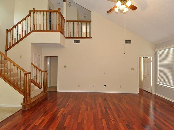 4th image of 11702 Swearingen Dr