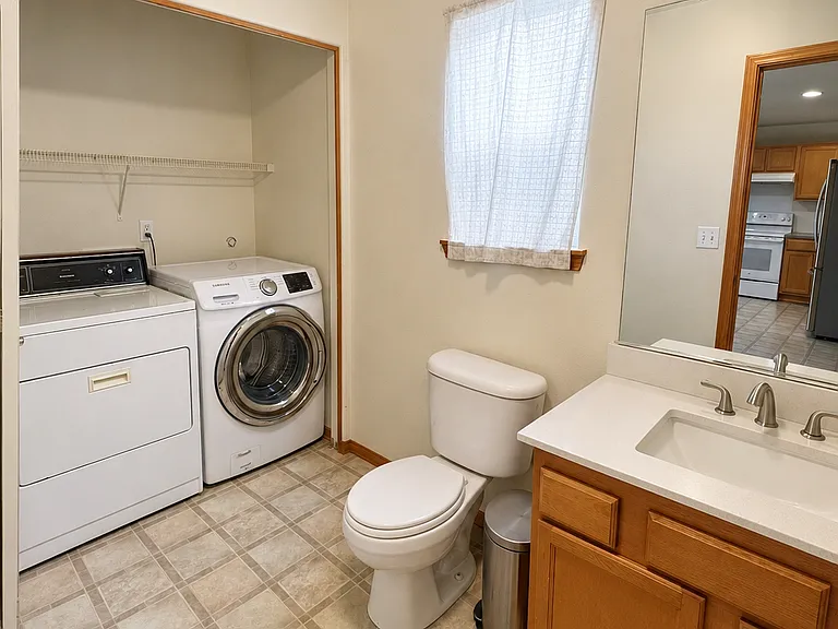 11945 SE Holgate Blvd #10 — Photo 3