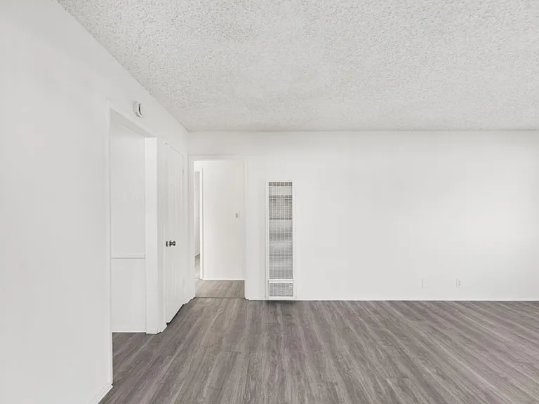 44411 Kingtree Ave — Photo 2