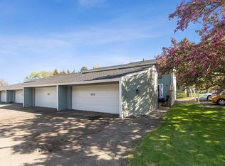 101 Canabury Ct, Little Canada, MN 55117