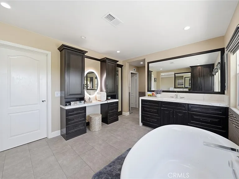 13903 Highlander Rd — Photo 41