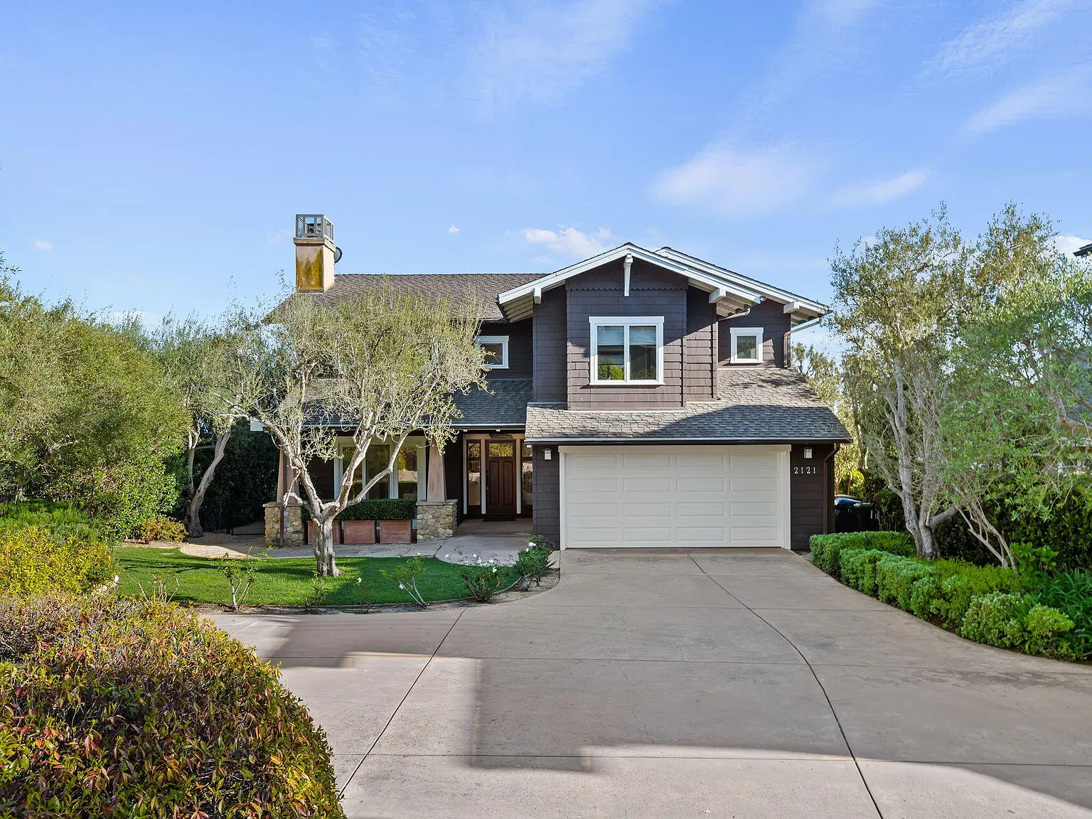 3 bed, 2.5 bath, 2709 sqft, $20,000 — Photo 2
