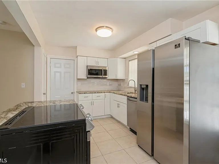 1453 Venetian Ct — Photo 28