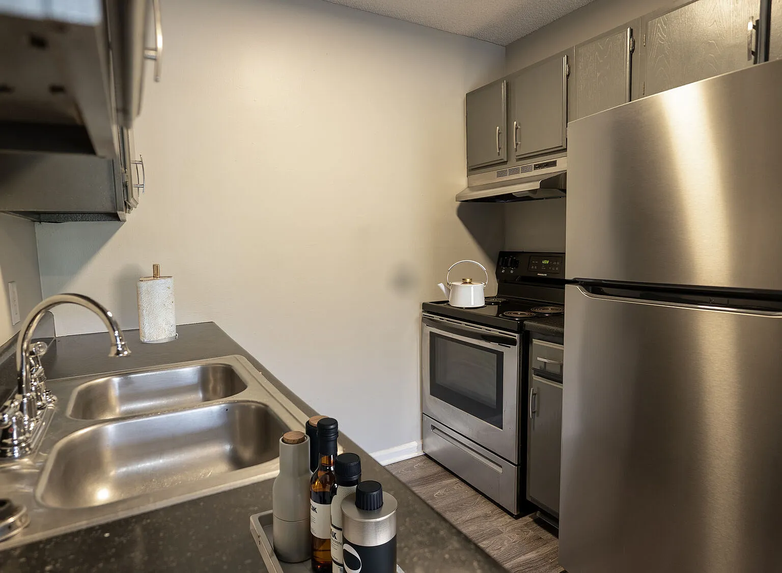 Willow Tree Apartments — Photo 2