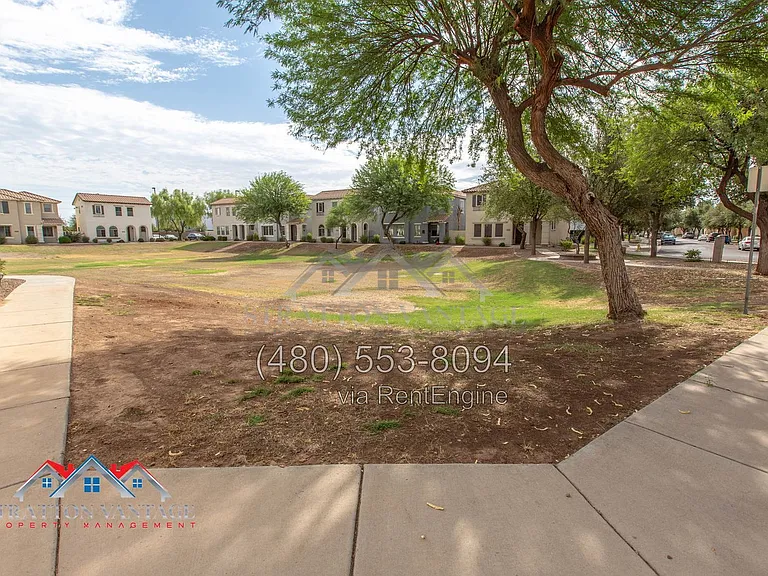 4467 E Remington Dr — Photo 43