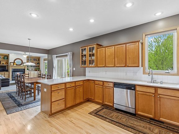 3rd image of 9716 Ashton Dr
