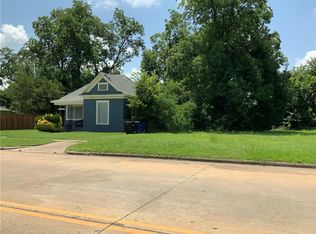 912 W Crawford St, Denison, TX 75020