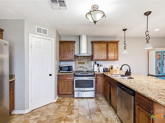 4th image of 2002 Mission Dr