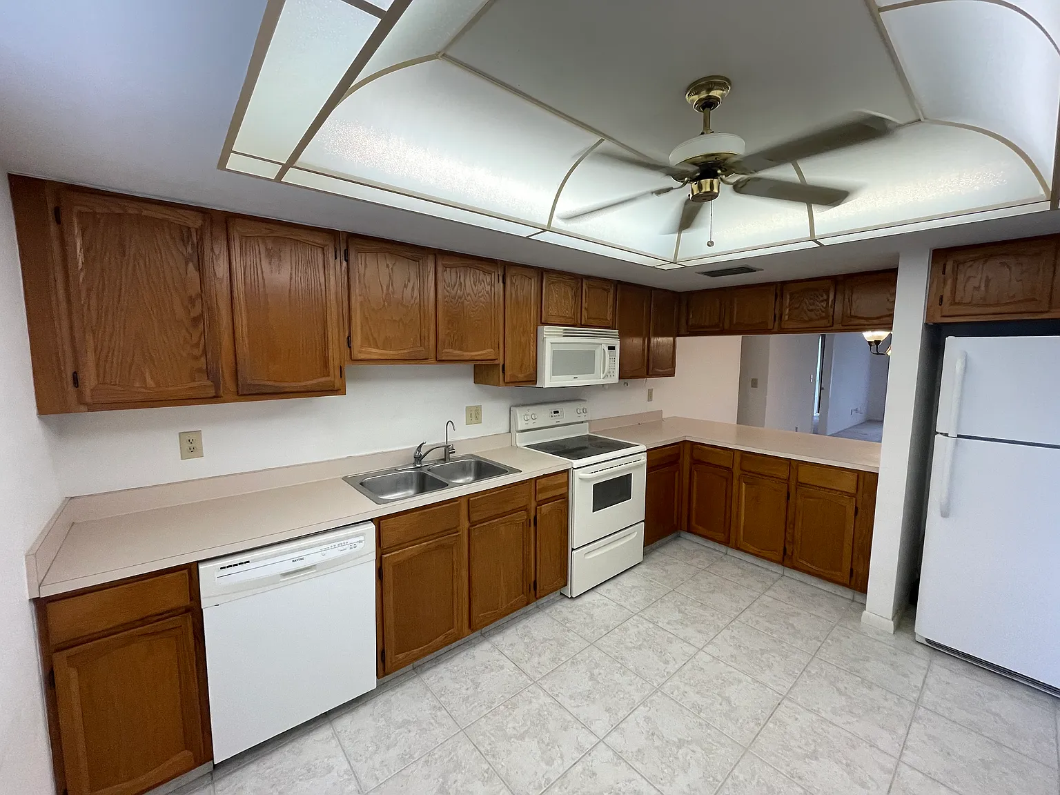 2 bed, 2.0 bath, 1222 sqft, $1,375 — Photo 2