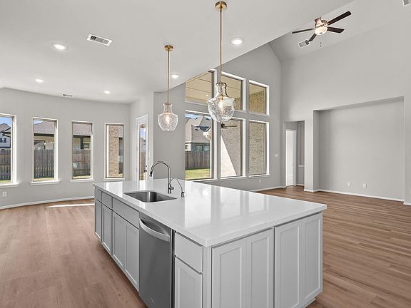 5th image of 32335 Mossy Pine Way