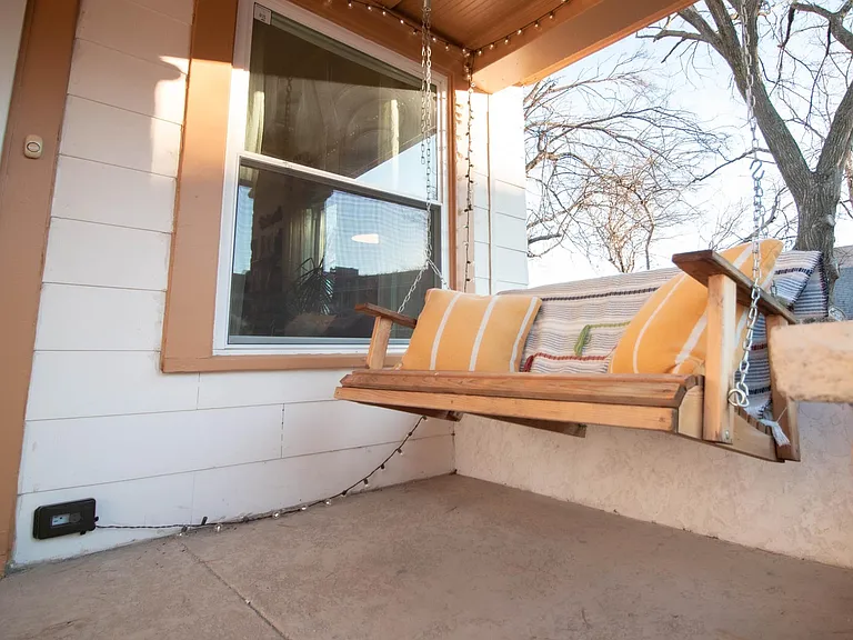 4607 Cambridge St — Photo 5