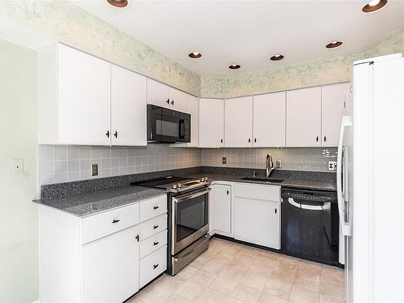 5th image of 9078 Crest Oak Ln