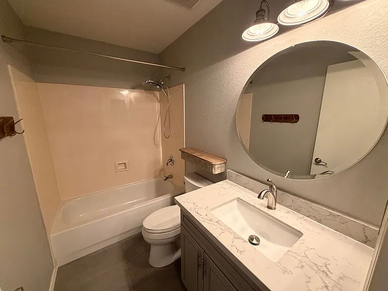 17520 W Watson Ln — Photo 7