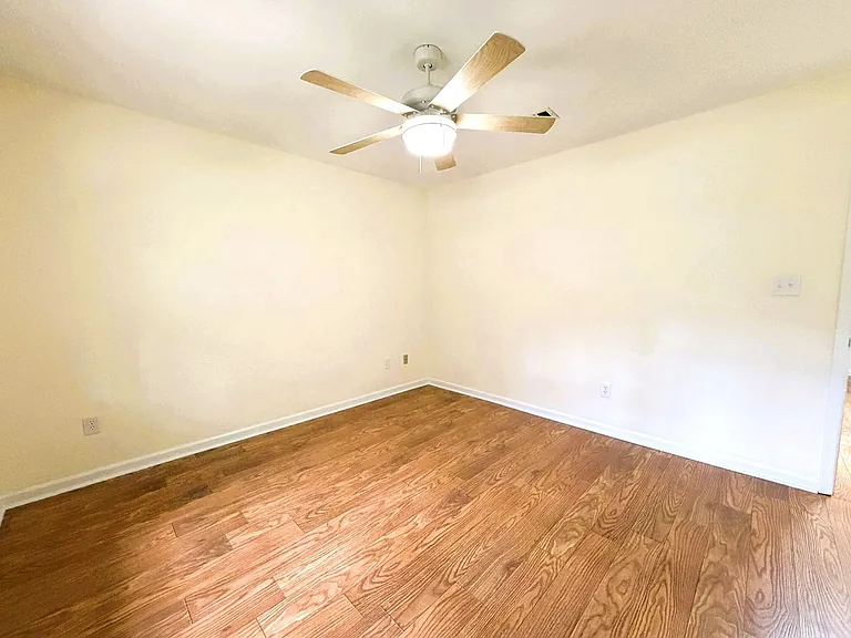 136 Belmont Rd — Photo 22