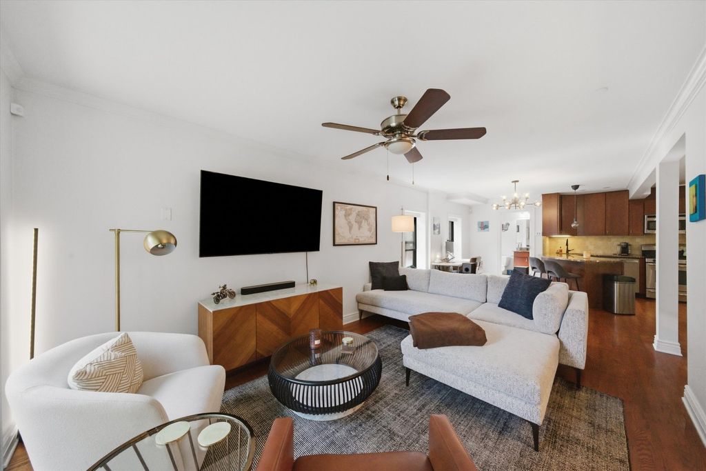 2013 W Crystal St APT 1F, Chicago, IL - View 3