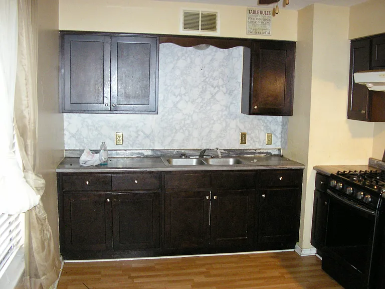 804 W Town Ct — Photo 4