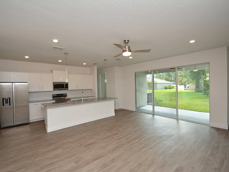 102 Brittany Ln — Photo 8