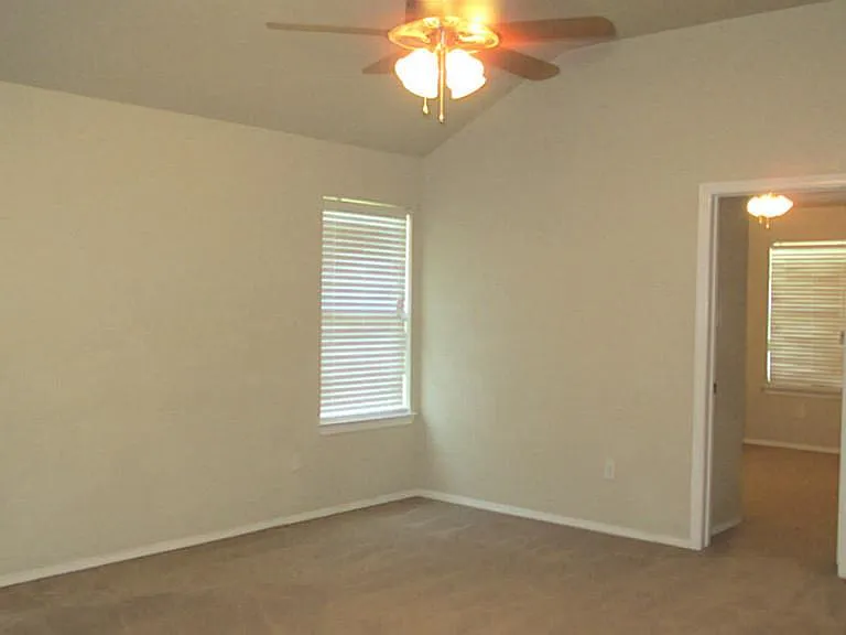 7905 Diamond Oak Dr — Photo 19