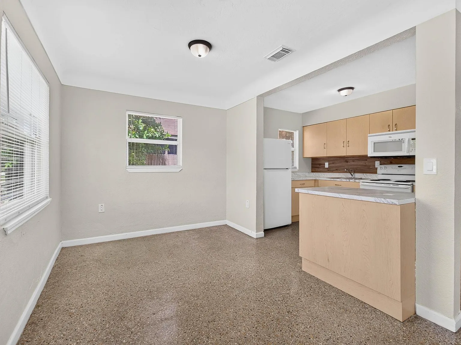 1901 Melrose Avenue South — Photo 4