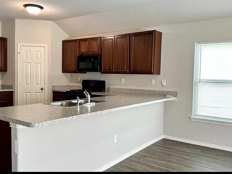 4310 Whisky River Dr — Photo 8