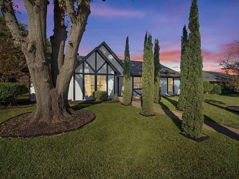 2421 Regal Rd — Photo 38