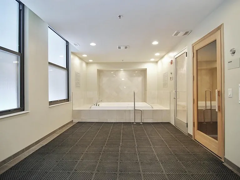 310 S Michigan Ave #202 — Photo 19