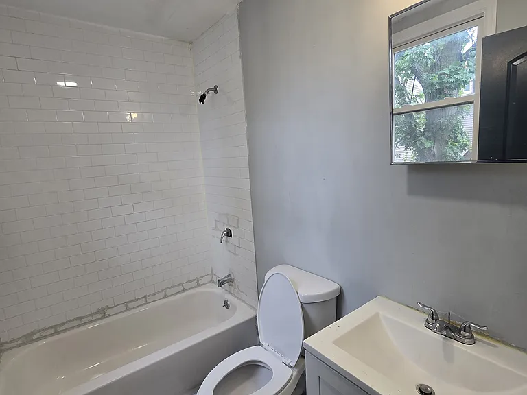 8 William St #G2 — Photo 2
