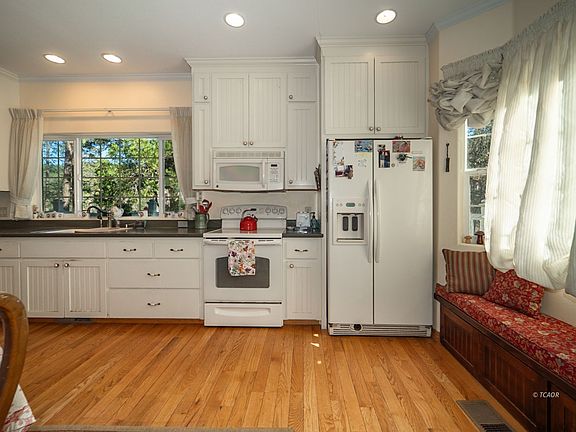 3rd image of 111 Tye Ln
