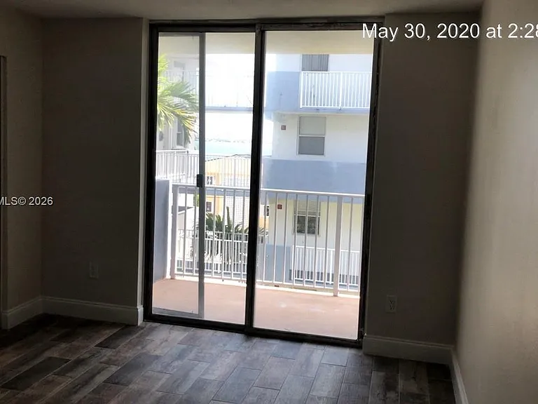 1801 S Treasure Dr #401 — Photo 11