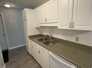 11446 40th Ave NW #304, Edmonton, AB T6J0R5