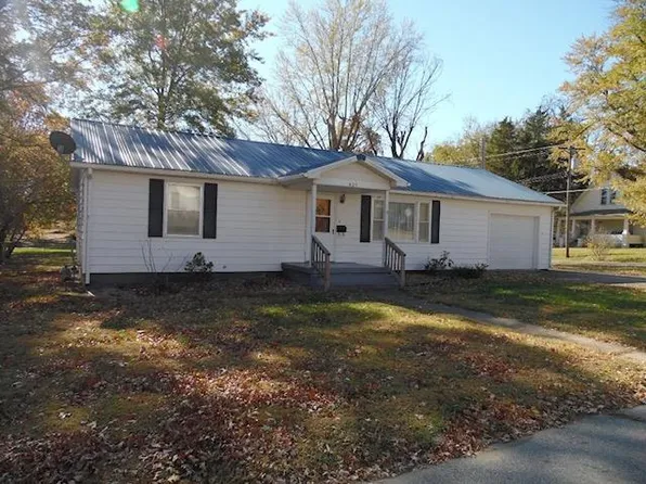 625 W Wood St, Brookfield, MO 64628