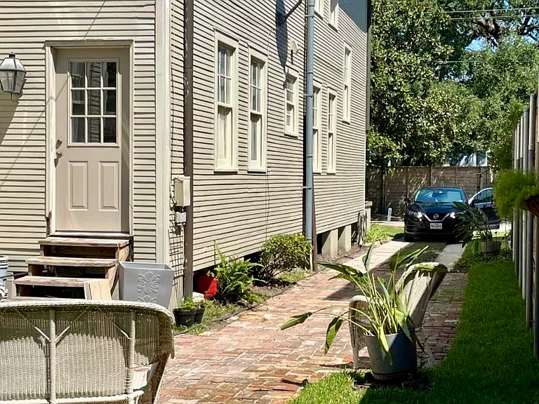 210 Jefferson Ave — Photo 24