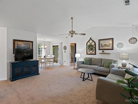 3rd image of 1629 English Knoll Dr
