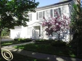 286 Williams Ave, Grosse Pointe Farms, MI 48236