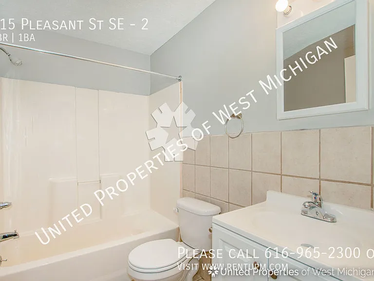 115 Pleasant St SE #2 — Photo 2