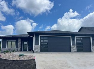 2015 Hadley Creek Dr NE, Rochester, MN 55906