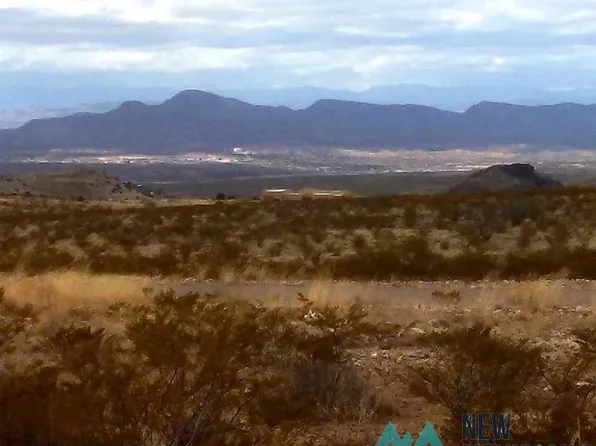 33 Armendaris Rd, Elephant Butte, NM 87935