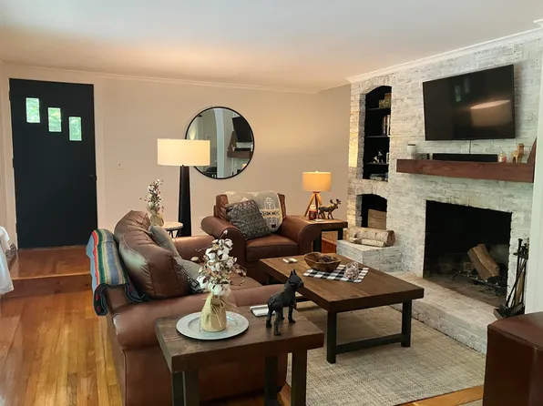 9 Glenwood Drive, Claremont, NH 03743