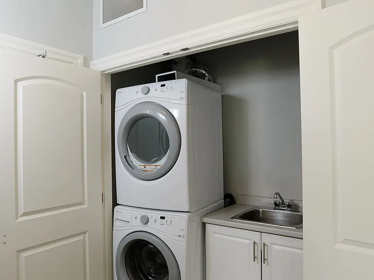 32 Water St N #201 — Photo 14