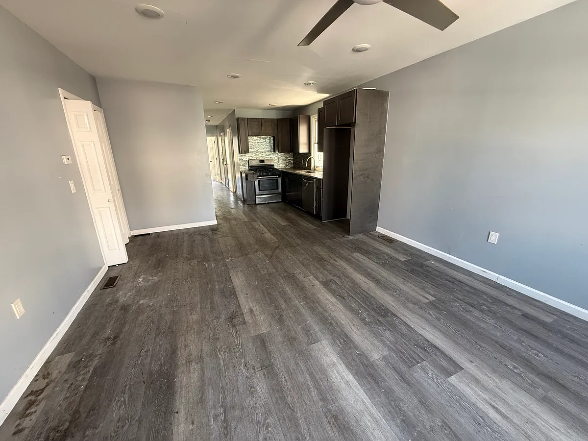 Building Photo - 70 Willoughby St #1
