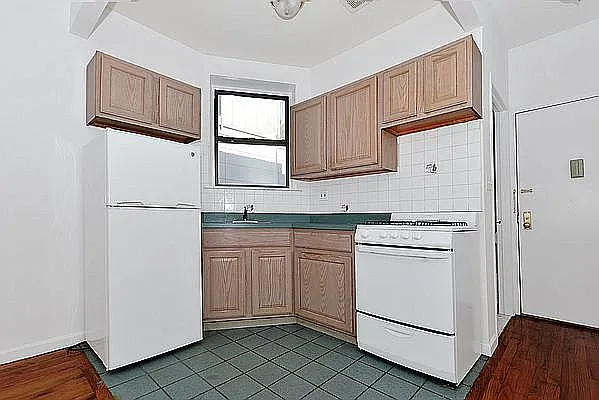 Rented by J Misrahi Realty Corp | media 3